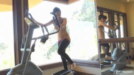 nicki 00010427 01.jpg