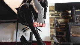 Goddess Lexi Chill - Arent You Happy To Be In Your Rightful Place.jpg