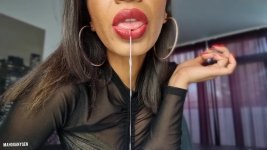 MahoganyQen - Queen's Spits and Lips.jpg