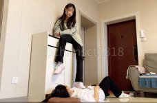 Pink Air force 1 trampling.jpg